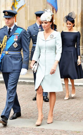 meghan-markles-latest-dress-confirms-shes-sticking-to-this-royal-theme-2867852