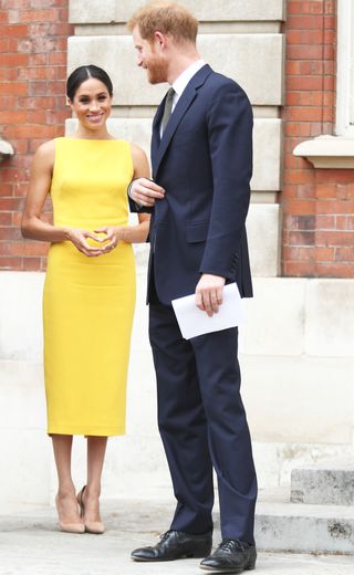 meghan-markles-latest-dress-confirms-shes-sticking-to-this-royal-theme-2867855