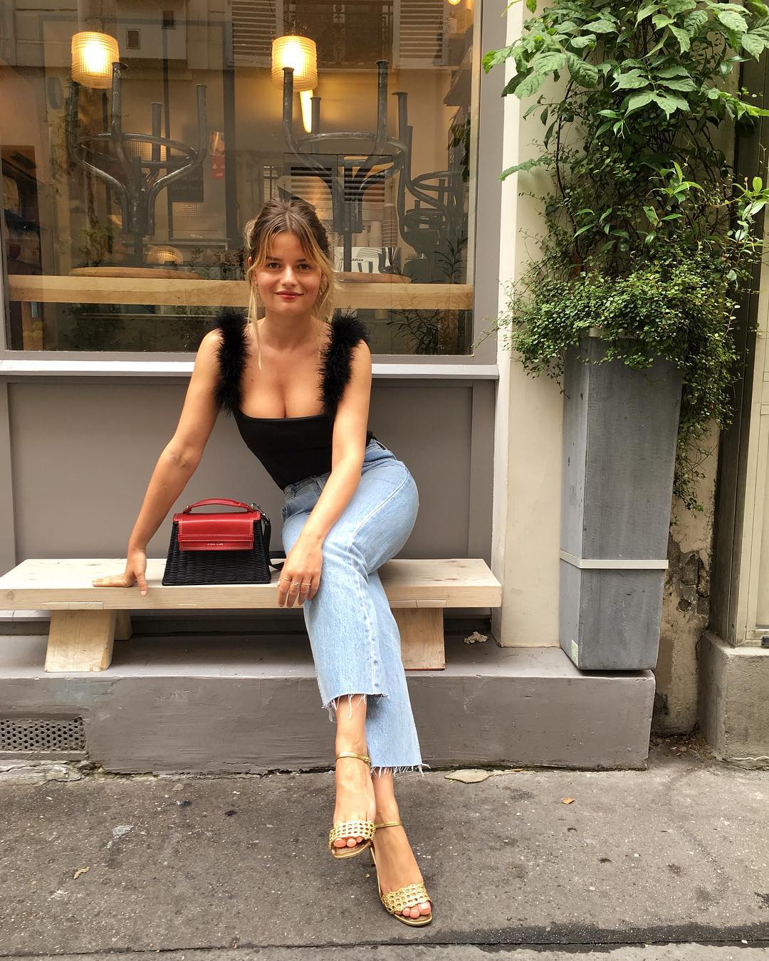 french-girl-date-outfits-262684-1531409376338-main