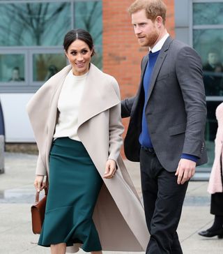 these-11-outfits-confirm-meghan-markle-already-has-the-best-handbag-collection-2877913