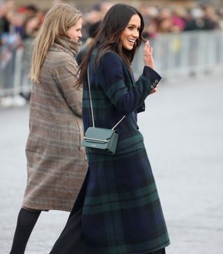 these-11-outfits-confirm-meghan-markle-already-has-the-best-handbag-collection-2877915