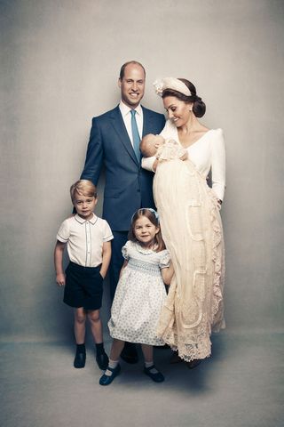 royal-family-portraits-prince-louis-christening-263037-1531696207146-image