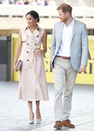 meghan-markle-just-had-another-middleton-moment-in-kates-go-to-outfit-formula-2882587