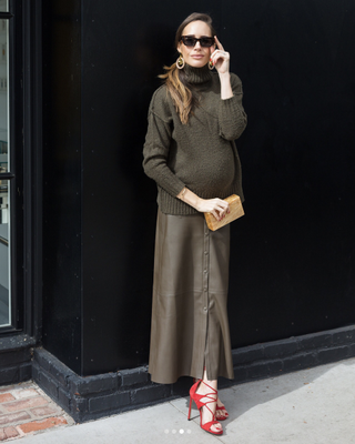 fall-maternity-outfits-263391-1531960904396-image