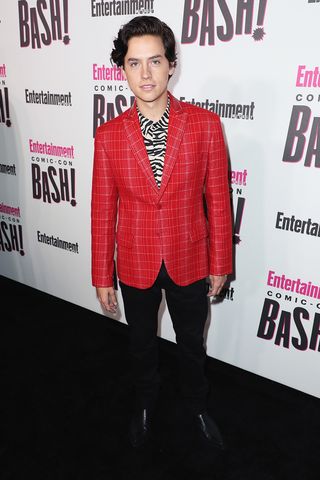 cole-sprouse-comic-con-party-zebra-shirt-263633-1532366654217-image