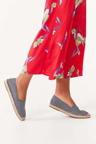 Urban Outfitters + UO Checkerboard Espadrille Flats