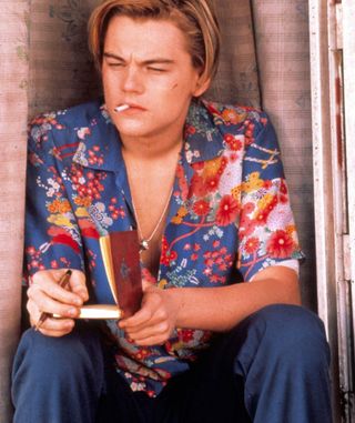 leonardo-dicaprio-in-romeo-juliet-has-become-our-unlikely-style-inspiration-2915624