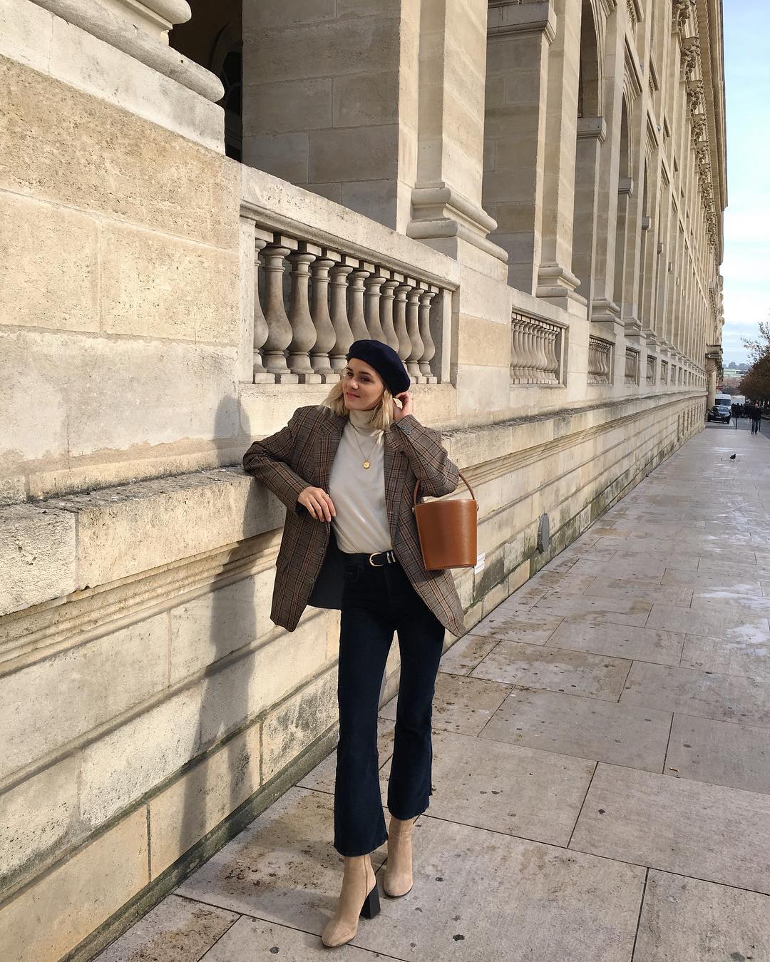 french-girl-fall-capsule-wardrobe-264961-1533756922745-image