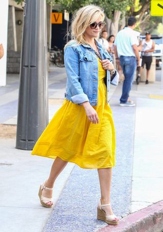 reese-witherspoon-jcrew-yellow-dress-264968-1533759668961-image