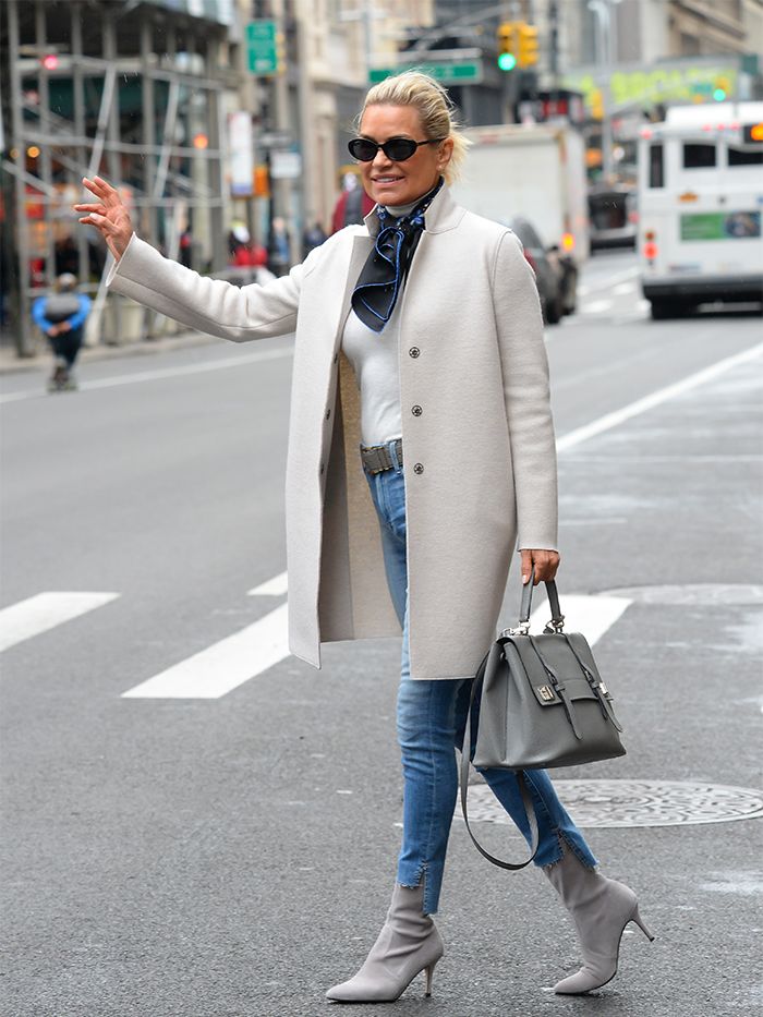 Yolanda Hadid Style: Gigi Hadid's Mum Has Model Style | Who What Wear