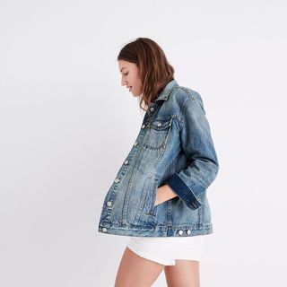 Madewell + The Oversized Jean Jacket in Capstone Wash