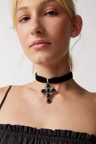 Urban Outfitters + Scarlet Cross Velvet Choker Necklace