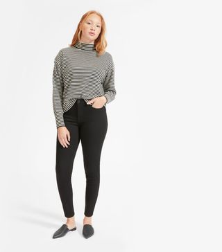 Everlane + The Authentic Stretch Mid-Rise Skinny Jeans in Black