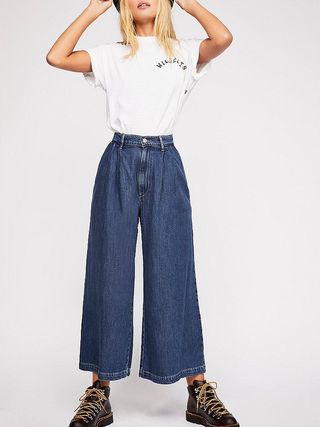 Levi's + Wide Leg Pleated Jeans