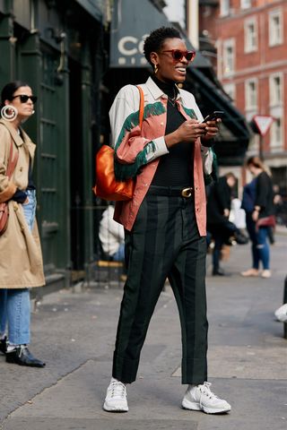 london-fashion-week-street-style-spring-2019-267823-1537204078921-image