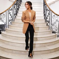 victoria-beckham-london-fashion-week-outfit-267828-1537091436965-square