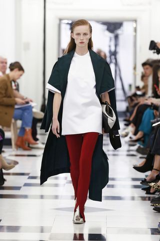 victoria-beckham-fall-outfit-idea-267925-1537394917473-image