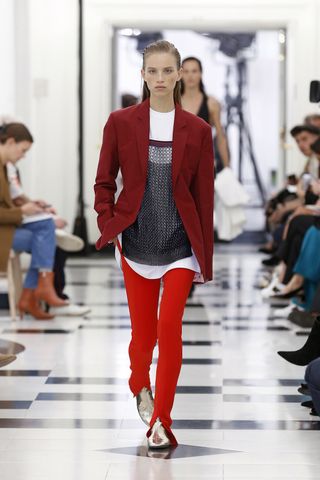 victoria-beckham-fall-outfit-idea-267925-1537394918209-image