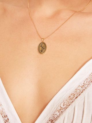 Reformation + Oval Charm Necklace