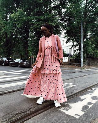 dress-with-sneakers-outfits-for-fall-268417-1537759873357-image