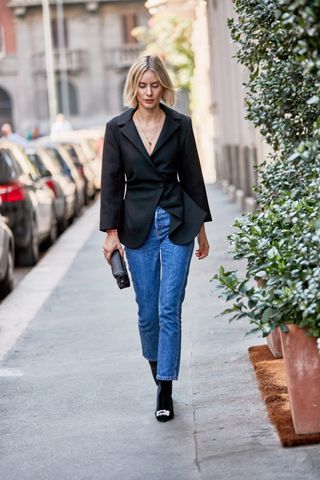 what-to-wear-with-jeans-268606-1537907305476-image