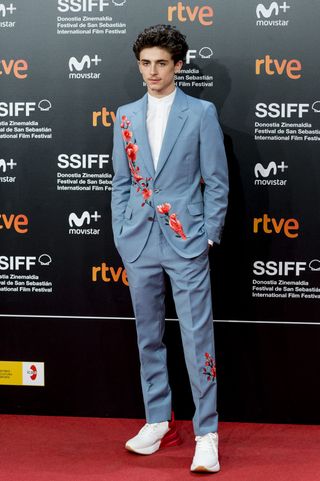 timothee-chalamet-sneakers-on-the-red-carpet-268625-1537915672165-image