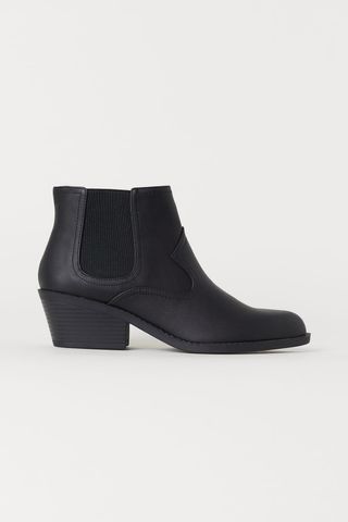 H&M + Pointed Chelsea Boots