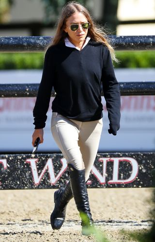 mary-kate-olsen-horse-competition-268825-1538075622487-image