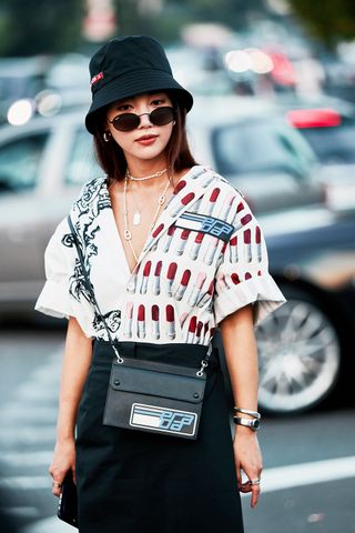 fashion-week-street-style-accessories-269118-1538490659798-image