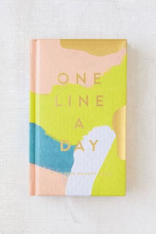Urban Outfitters + One Line A Day: A Five-Year Memory Book