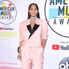 best-american-music-awards-red-carpet-looks-2018-269598-1539125847280-square