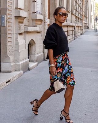 how-to-wear-pencil-skirt-for-work-269614-1539036660758-image