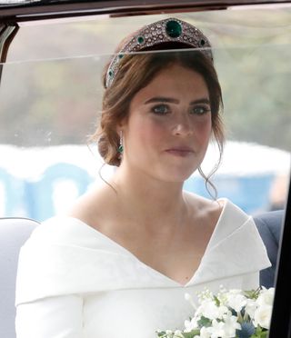 princess-eugenie-wedding-dress-270005-1539338383487-image