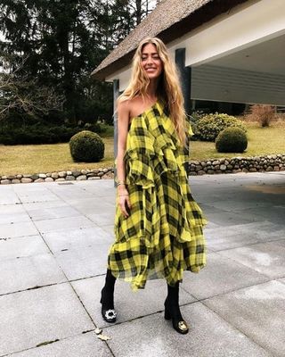 checkered-dress-outfits-270477-1539899190727-main