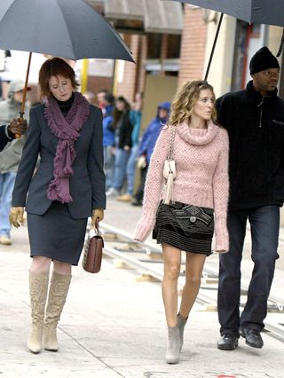 carrie-bradshaw-winter-outfits-270900-1540817134306-image