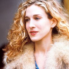 carrie-bradshaw-winter-outfits-270900-1540817726459-square