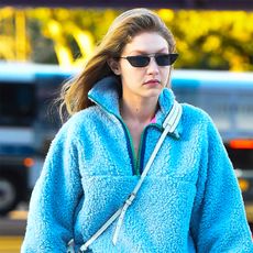 fleece-trend-gigi-hadid-270927-1540490157468-square