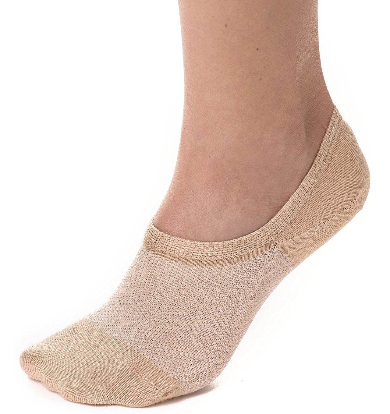 The 10 Best Socks to Wear With Sneakers | Who What Wear