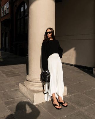 pleated-skirt-outfits-271298-1621519572275-image