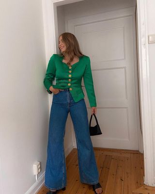 how-to-wear-wide-leg-jeans-271299-1664136885783-main