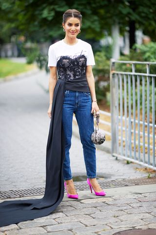 how-to-wear-straight-leg-jeans-271528-1541088383947-image