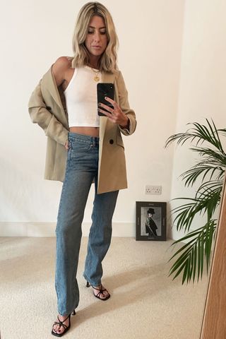 how-to-wear-straight-leg-jeans-271528-1561579287260-image