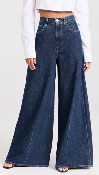 These Dark-Wash Jeans Will Go With Literally Everything