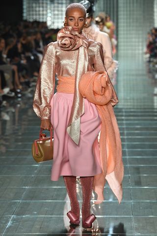 spring-summer-2019-fashion-trends-272243-1542219295263-image