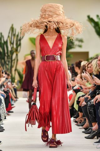 spring-summer-2019-fashion-trends-272243-1542370307144-image