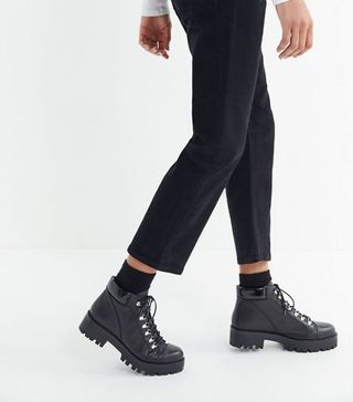 Urban Outfitters x Levi's + Corduroy Wedgie High-Rise Pants
