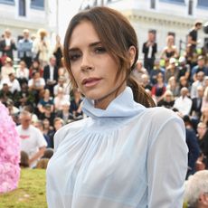 victoria-beckham-peoples-choice-awards-272380-1541984690040-square