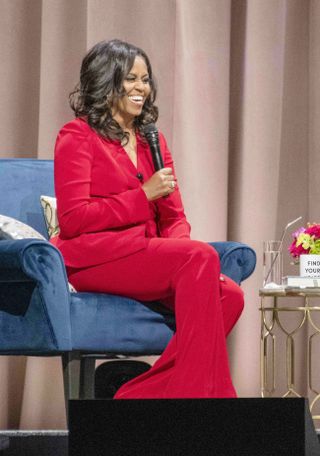 michelle-obama-book-tour-outfits-272543-1543615384212-image