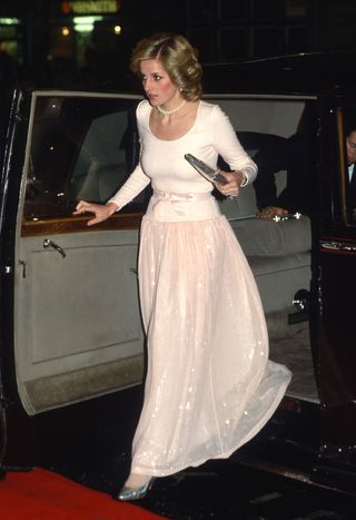 princess-diana-party-outfits-272858-1607109284446-image