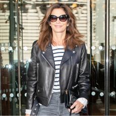 cindy-crawford-skinny-jeans-outfits-272883-1542397903145-square